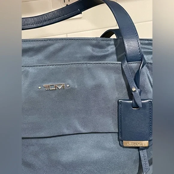 Tumi voyageur nylon tote bag - Picture 4 of 12